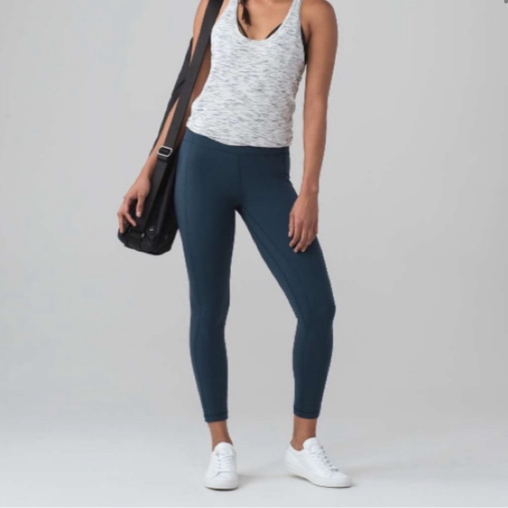 Lululemon Pushing Limits 7/8 Tight Leggings Nulu
Jaded Blue Size 4